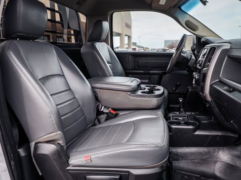 Used 2017 RAM 3500 Tradesman w/ Chrome Appearance Group image 14