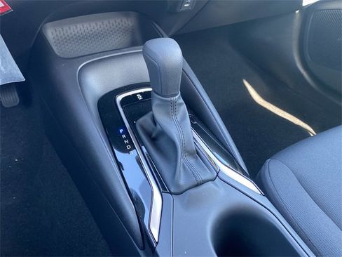 Used 2025 Toyota Corolla LE image 27