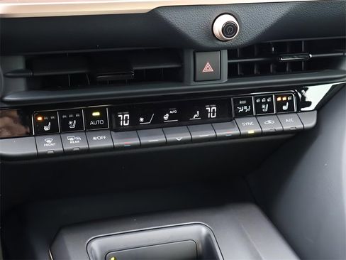 Used 2023 Toyota Crown Platinum image 26