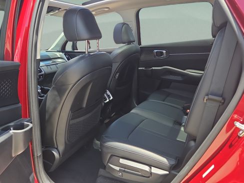 Used 2023 Kia Sorento S w/ Panoramic Sunroof Package FWD image 11