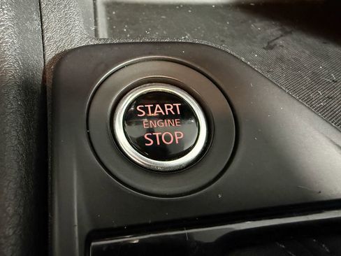 Certified 2021 Nissan Sentra S image 20