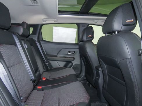 New 2025 Nissan Kicks SR w/ SR Premium Package image 31