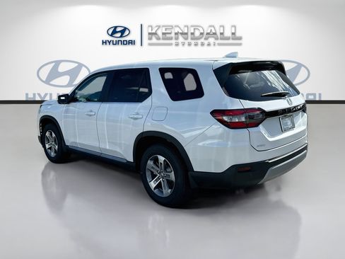 Used 2025 Honda Pilot EX-L image 5