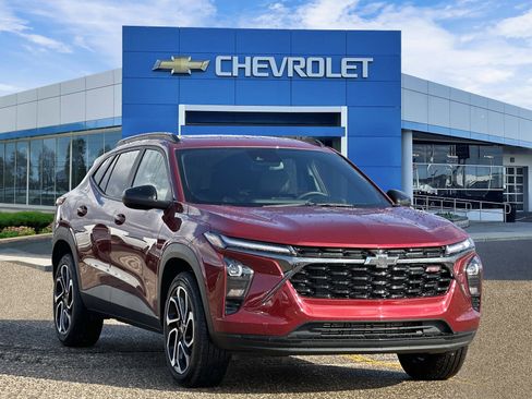 Certified 2025 Chevrolet Trax RS w/ Sunroof Package image 6