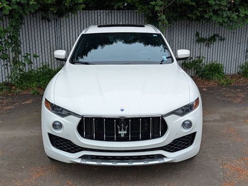 Used 2017 Maserati Levante S AWD/4WD image 8