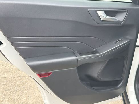 Used 2022 Ford Escape SEL FWD image 19