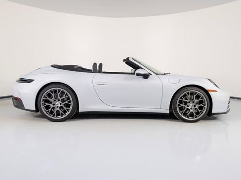 Certified 2025 Porsche 911 Carrera image 9
