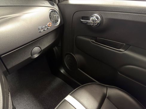 Used 2018 FIAT 500 e w/ Esport Package FWD image 25