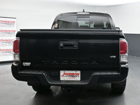 Used 2020 Toyota Tacoma TRD Sport image 8