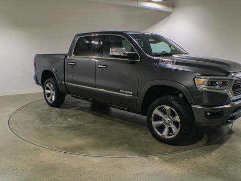 Used 2022 RAM 1500 Limited w/ Body Color Bumper Group AWD/4WD image 7