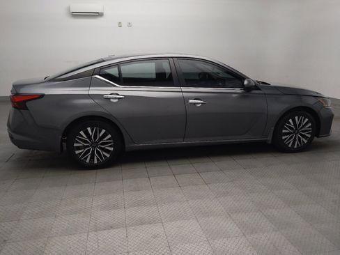 Used 2024 Nissan Altima 2.5 SV w/ SV Premium Package FWD image 10
