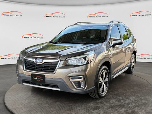 Used 2019 Subaru Forester Touring AWD/4WD image 1