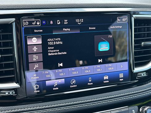 Used 2024 Chrysler Pacifica Touring FWD image 26