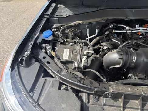 Used 2024 Ford Explorer 2WD image 12