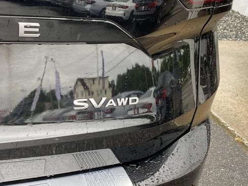 Used 2024 Nissan Rogue SV AWD/4WD image 3