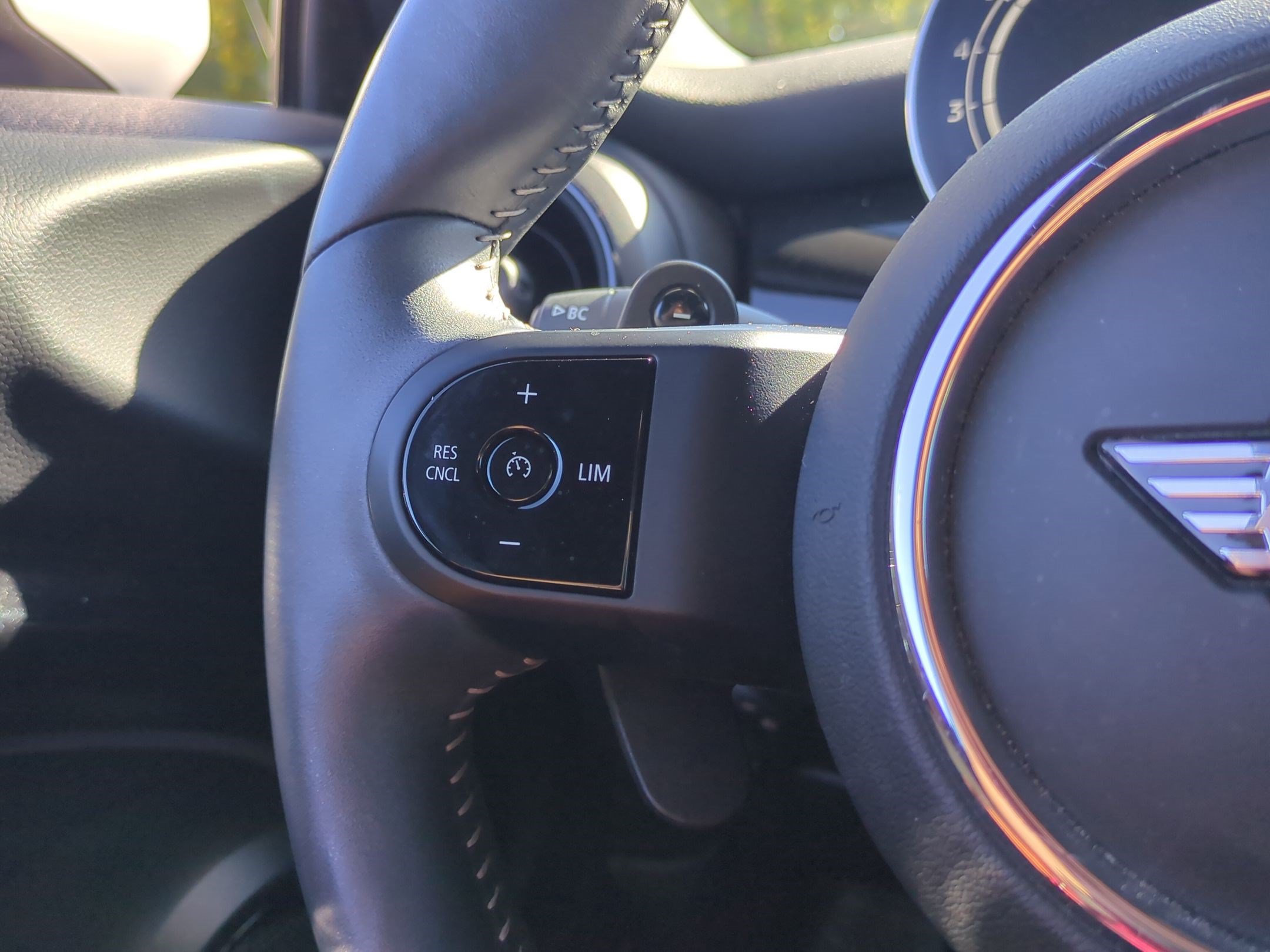 Used 2024 MINI Cooper S w/ Signature Upholstery Package FWD image 19