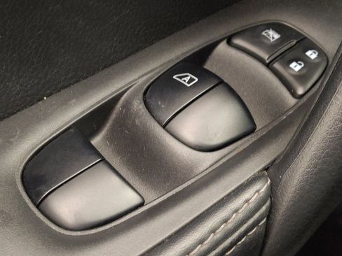 Used 2020 Nissan Rogue Sport SL FWD image 27