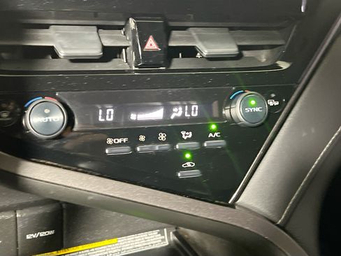 Used 2021 Toyota Camry XSE FWD image 26