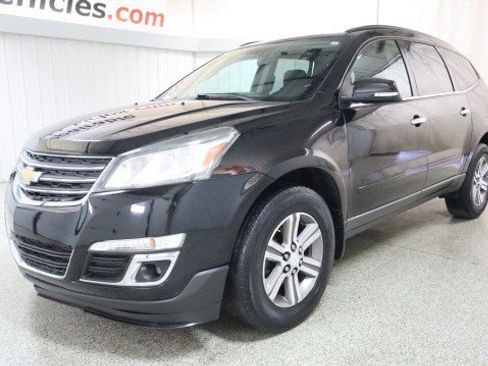 Used 2017 Chevrolet Traverse LT AWD/4WD image 2