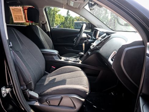 Used 2017 Chevrolet Equinox LS FWD image 31