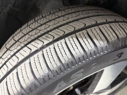 Used 2019 Volvo XC40 T5 Momentum image 31