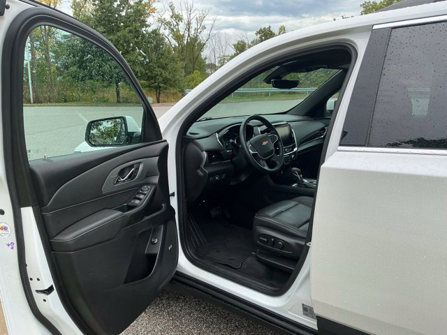 Used 2023 Chevrolet Traverse LT w/ LT Premium Package AWD/4WD image 14