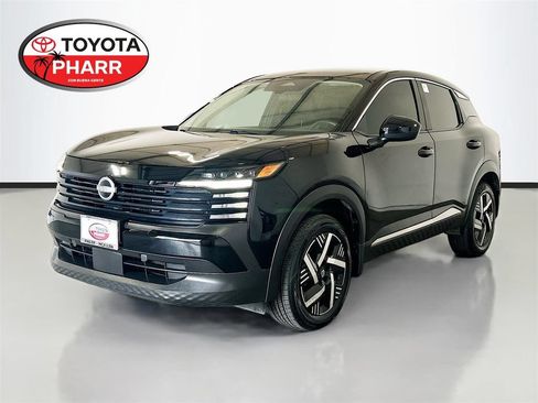 Used 2025 Nissan Kicks SV FWD image 1