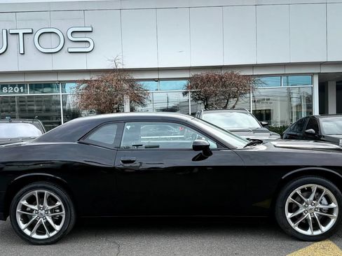 Used 2022 Dodge Challenger GT AWD/4WD image 8