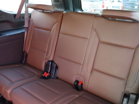 Used 2025 Chevrolet Suburban High Country AWD/4WD image 37