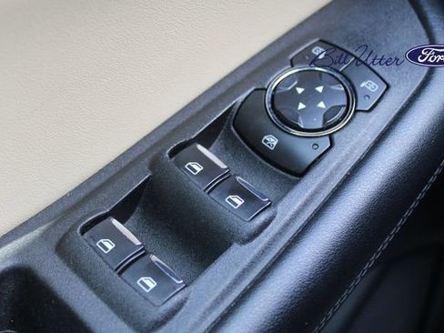 Used 2022 Ford Edge SE w/ Black Appearance Package AWD/4WD image 22