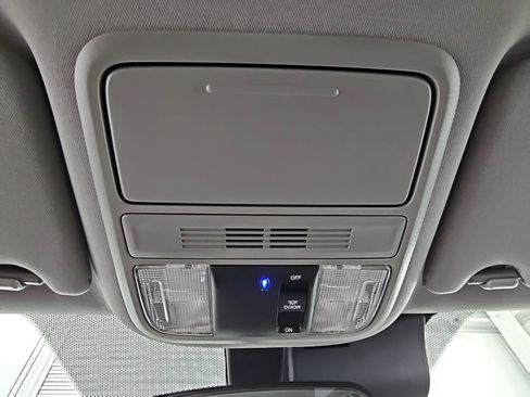 Used 2021 Honda Pilot EX image 24