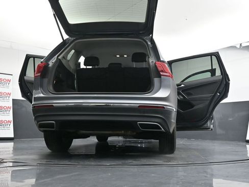 Used 2021 Volkswagen Tiguan SE image 29