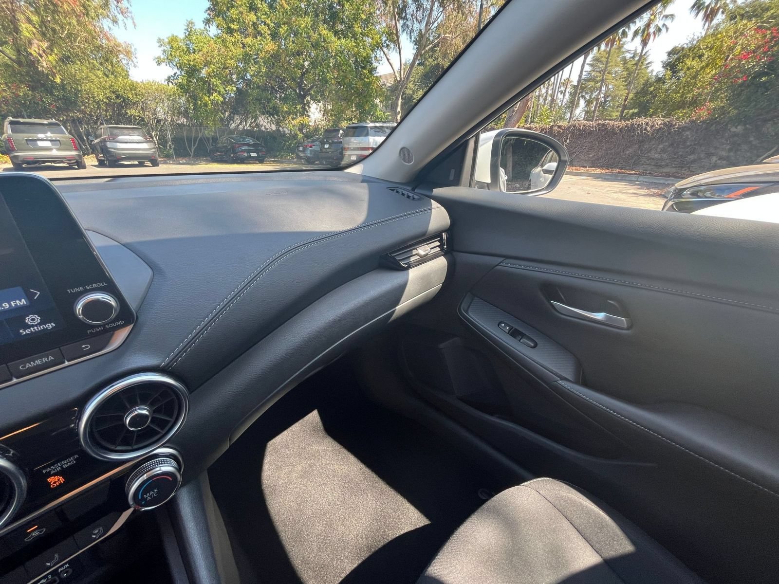Used 2025 Nissan Sentra SV FWD image 32