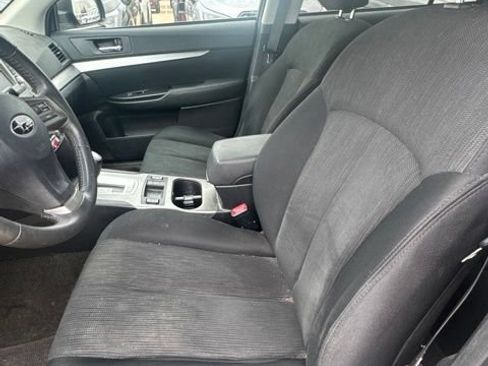 Used 2014 Subaru Outback 2.5i Premium AWD/4WD image 11
