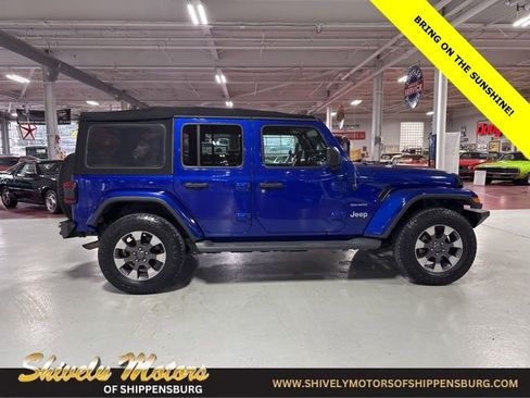 Used 2018 Jeep Wrangler Unlimited Sahara w/ LED Lighting Group AWD/4WD image 6