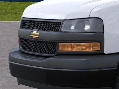 New 2025 Chevrolet Express 3500 Extended w/ Driver Convenience Package RWD image 21