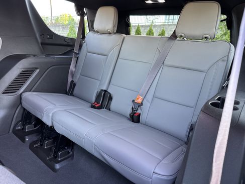 Used 2023 GMC Yukon SLT w/ SLT Premium Package RWD image 33