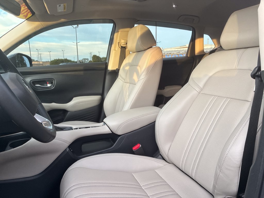 Used 2027 Honda HR-V EX-L image 11