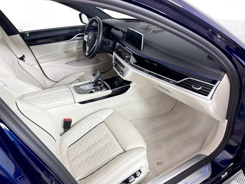 Used 2022 BMW ALPINA B7 xDrive image 24