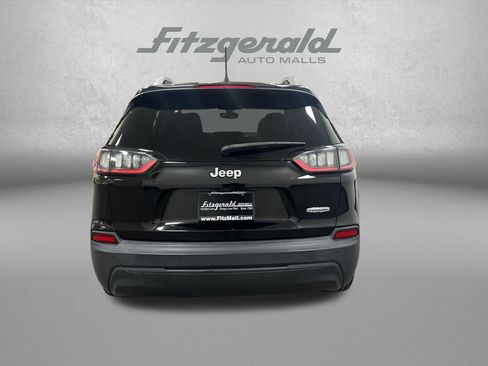 Used 2019 Jeep Cherokee Latitude Plus w/ Comfort/Convenience Group FWD image 5