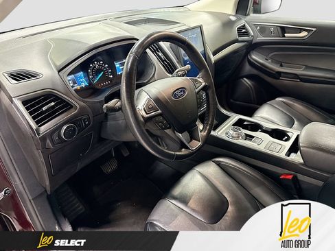 Used 2022 Ford Edge Titanium AWD/4WD image 12