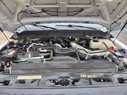 Used 2016 Ford F450 XL w/ Snow Plow Prep Package image 18