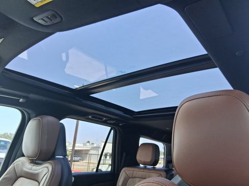 Used 2023 Lincoln Navigator Reserve RWD image 22