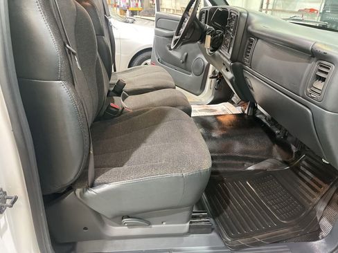 Used 2000 Chevrolet Silverado 1500 2WD Regular Cab w/ Exterior Appearance Pkg image 15