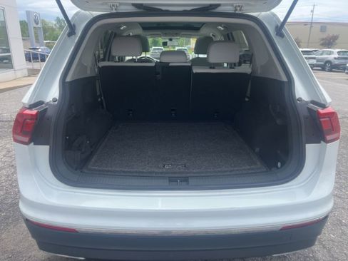 Used 2020 Volkswagen Tiguan SE w/ Panoramic Sunroof Package AWD/4WD image 15