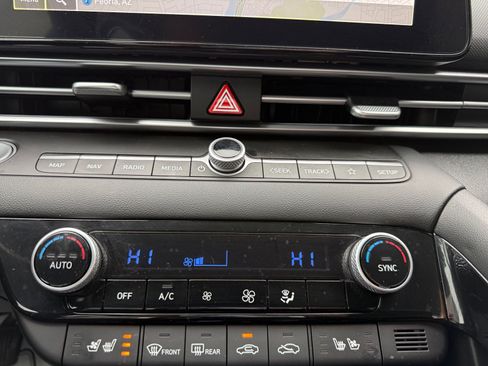 Certified 2023 Hyundai Elantra Limited image 11