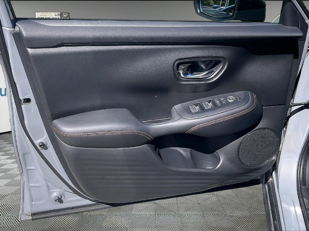Used 2025 Honda HR-V Sport image 9