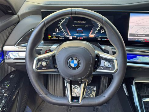 Used 2025 BMW 740i w/ Premium Package RWD image 22