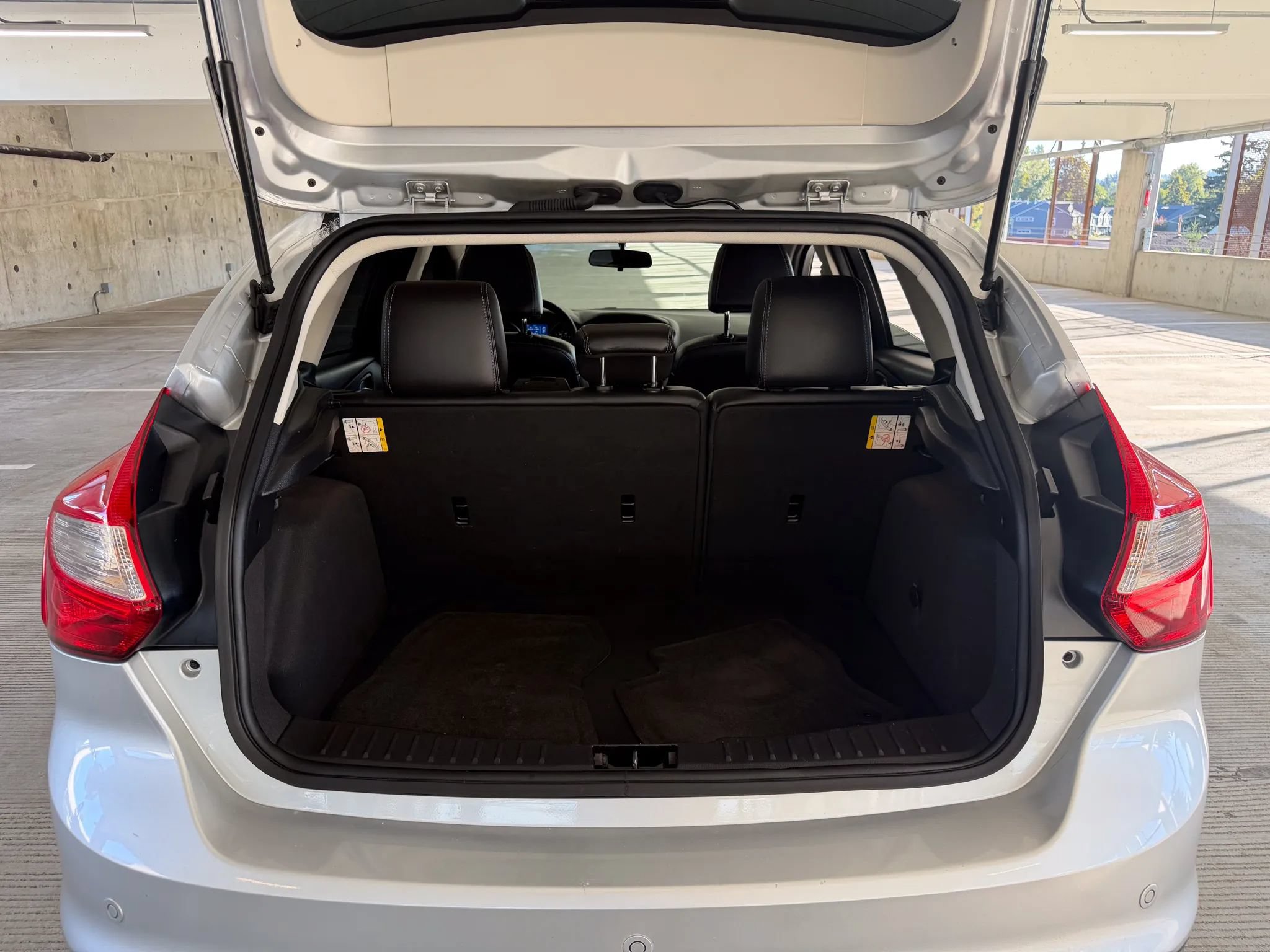 Used 2014 Ford Focus SE w/ Equipment Group 201A FWD image 21