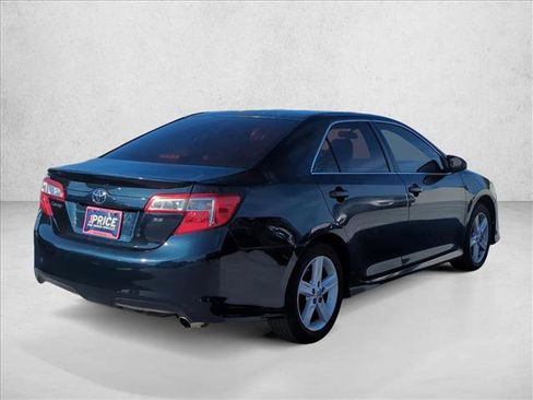 Used 2014 Toyota Camry SE image 5